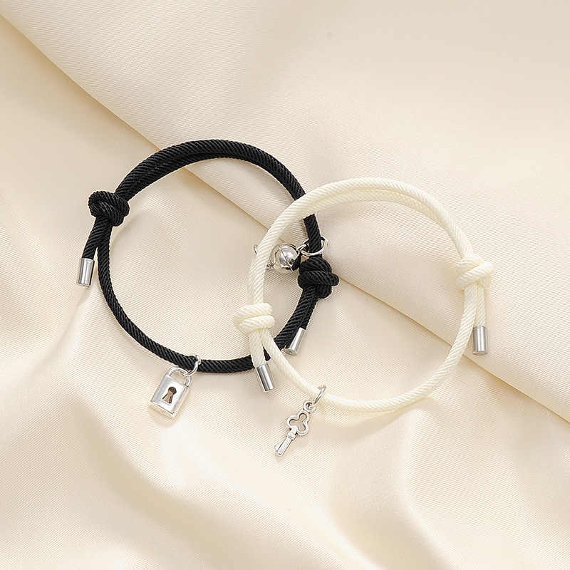 BRAZALETES MAGNÉTICOS DIJE DE CANDADO DE PAREJA IMANES