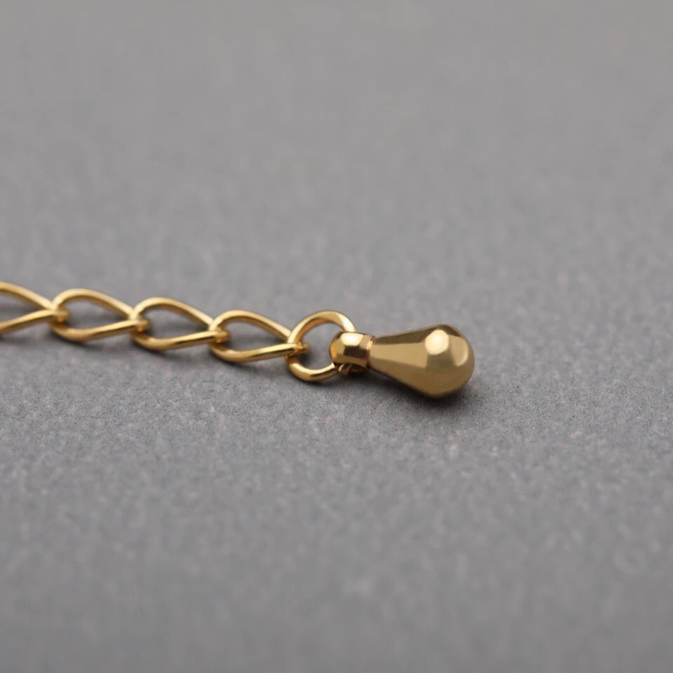 COLLAR DE TRÉBOL MINIMALISTA