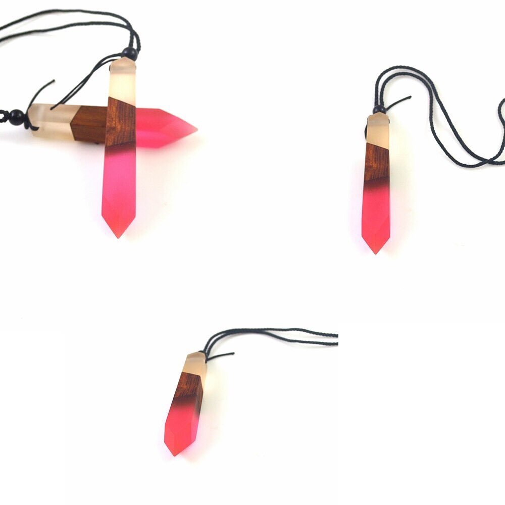 COLLAR MADERA INCRUSTADA PIRAMIDAL