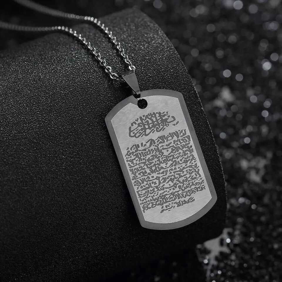 COLLAR MASCULINO CON ESTAMPADO ARABE