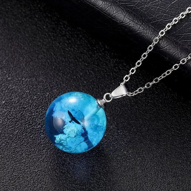 COLLAR CIELO AZUL CON NUBES 3D