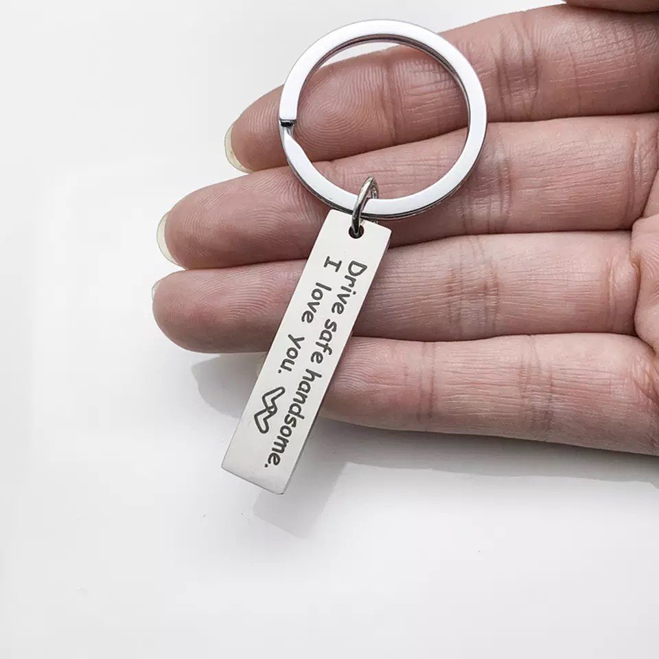 LLAVEROS MINIMALISTAS ACERO INOXIDABLE MENSAJE ROMANTICO