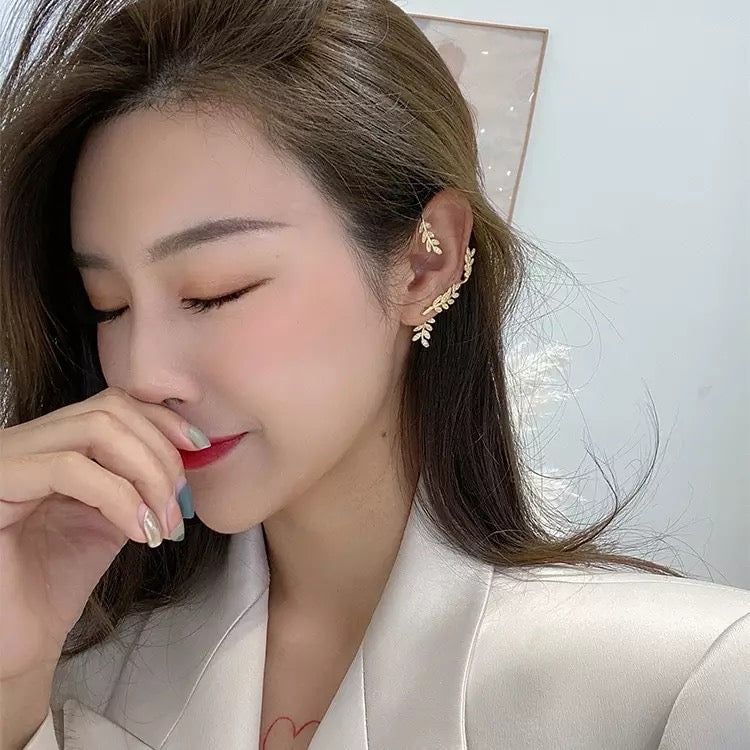 ARETES OREJA COMPLETA DE CRISTAL SIN PERFORACIÓN
