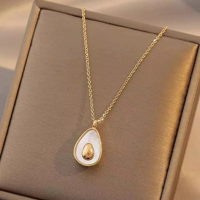 COLLAR FEMENINO AGUACATE MINIMALISTA
