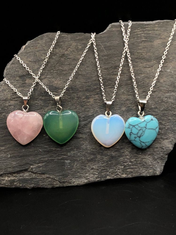 COLLAR CUARZO FORMA DE CORAZÓN ÓPALO MINIMALISTAS