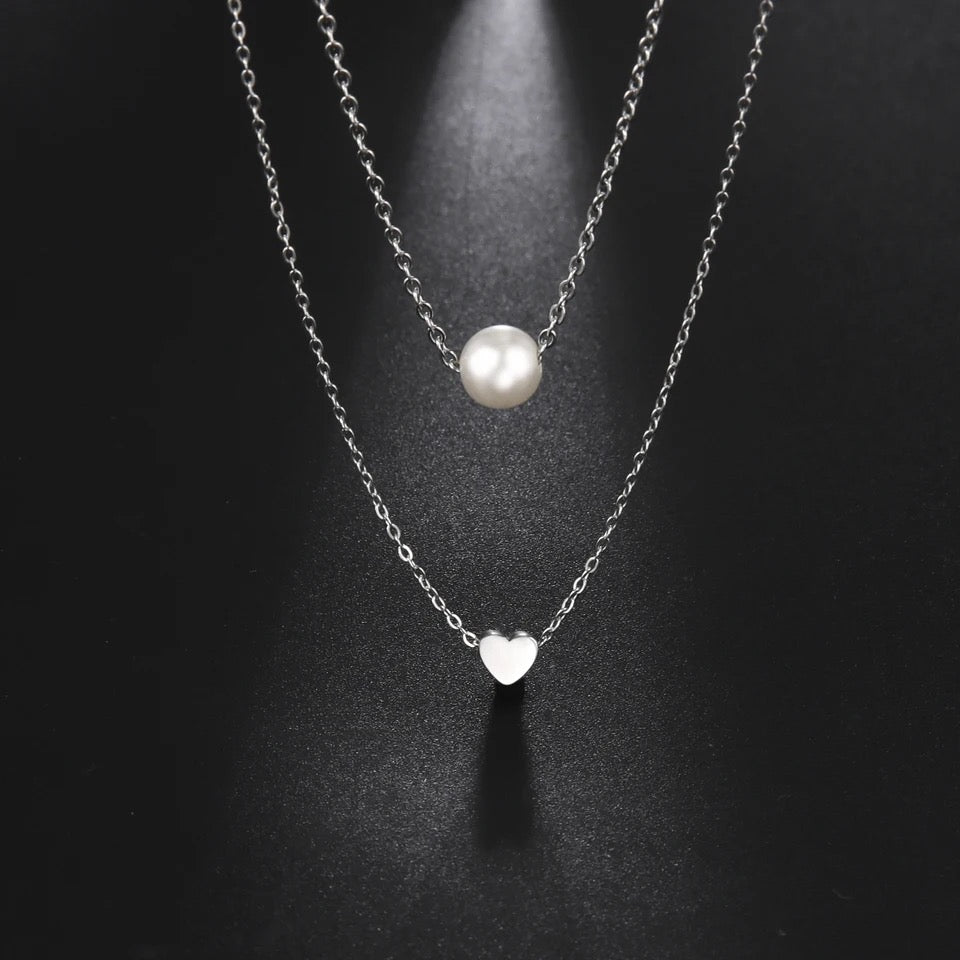 COLLAR CORAZÓN DOBLE CAPA MINIMALISTA