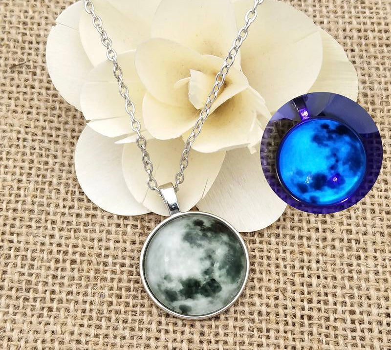 COLLAR LUNAR BRILLA EN LA OSCURIDAD GRANDES