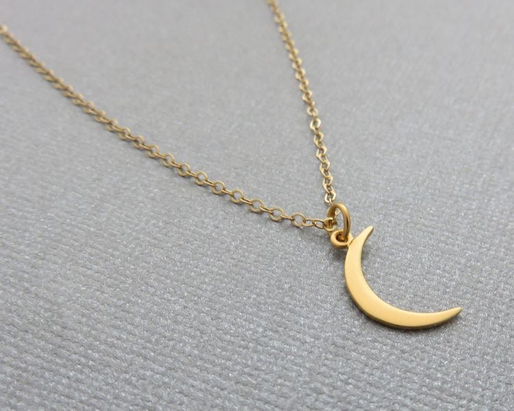 COLLAR MINIMALISTA DISEÑO LUNAR
