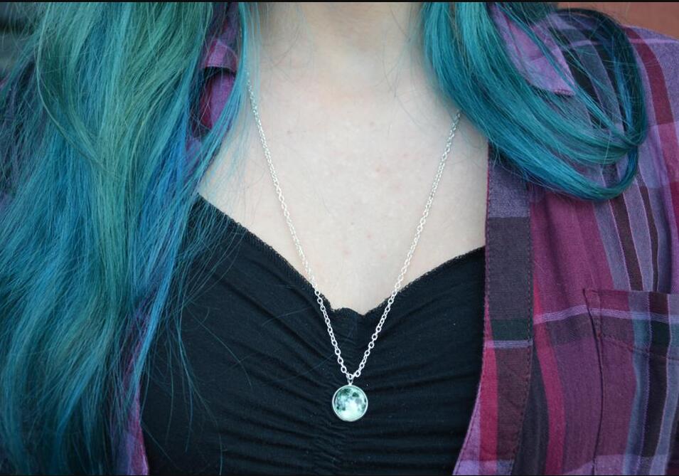 COLLAR LUNAR BRILLA EN LA OSCURIDAD GRANDES