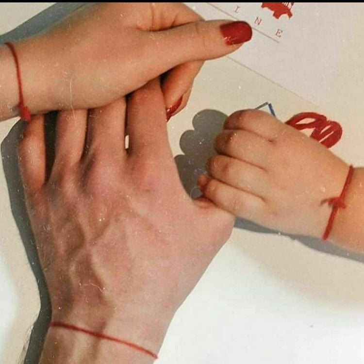 PULSERAS HILO ROJO