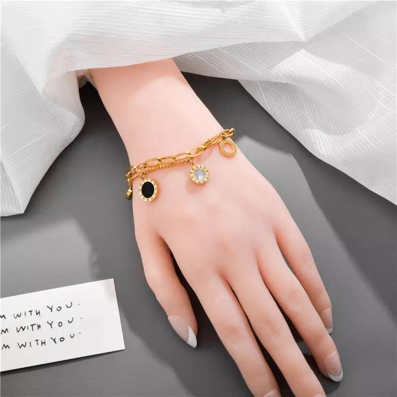 BRAZALETES ELEGANTES  NÚMEROS ROMANOS