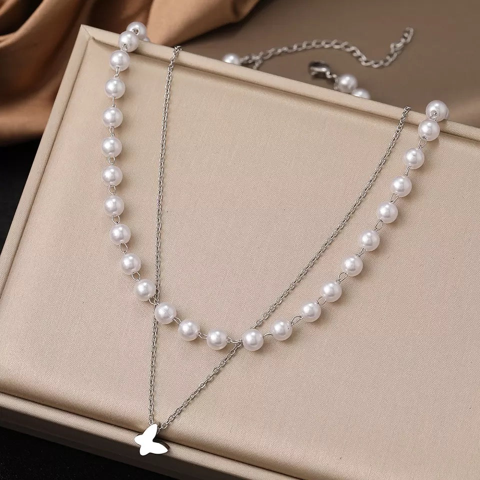 COLLAR MULTICAPA MINIMALISTA PERLAS ESMERILADAS