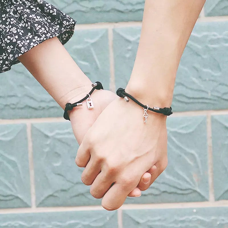 BRAZALETES MAGNÉTICOS DIJE DE CANDADO DE PAREJA IMANES
