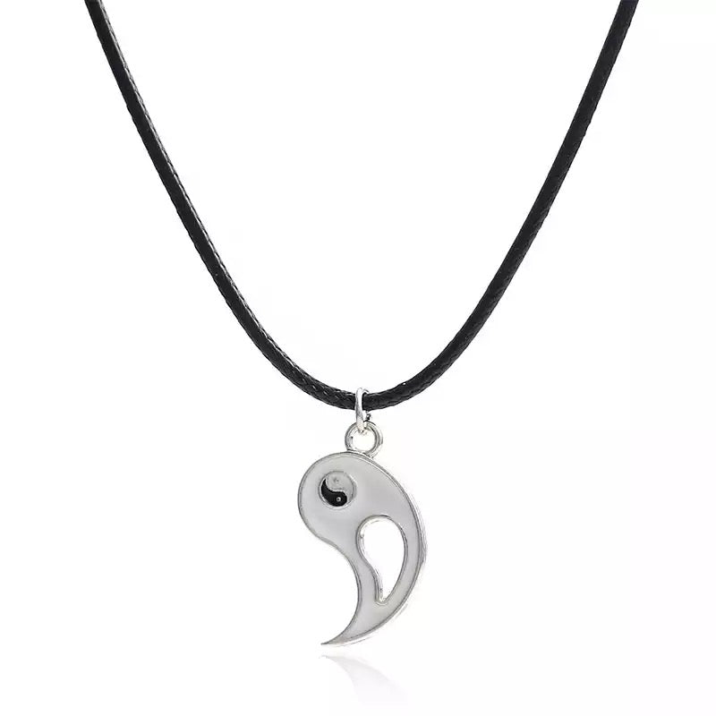 COLLARES YIN YANG DISEÑO ABIERTO CORDÓN LEATHER
