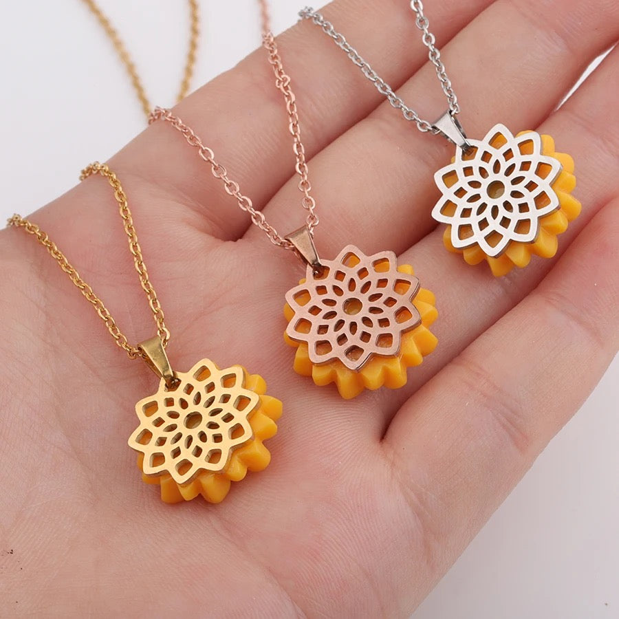 COLLAR FLOR GIRASOL CON EXHIBIDOR TU SI ERES BONITA