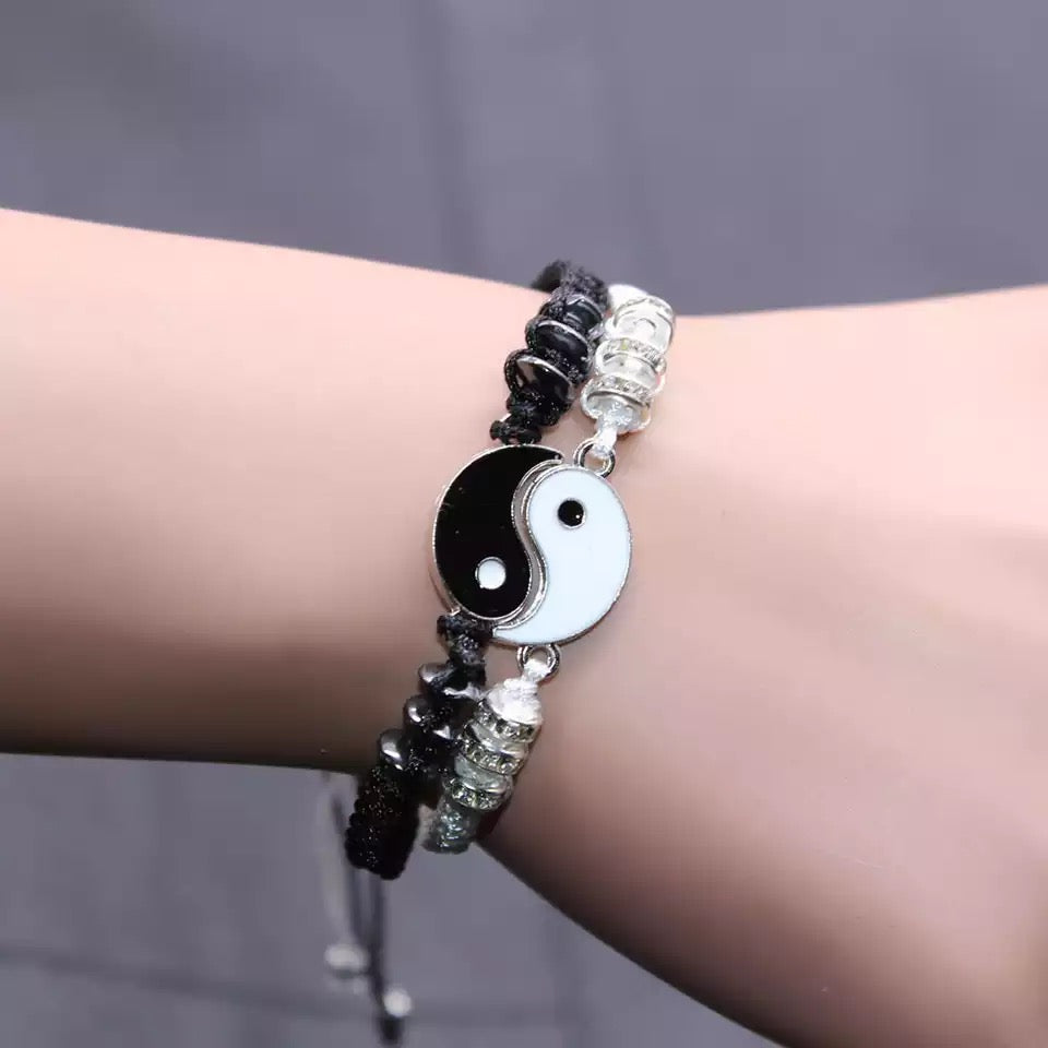 COLLARES YIN YANG DISEÑO ABIERTO CORDÓN LEATHER