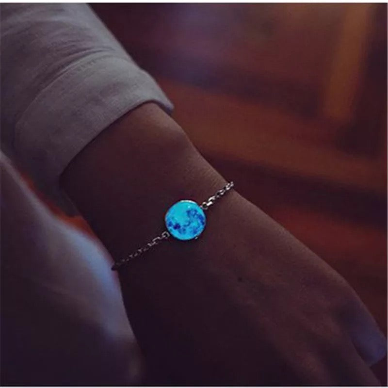 BRAZALETE LUNA LLENA MINIMALISTA EN LA OSCURIDAD