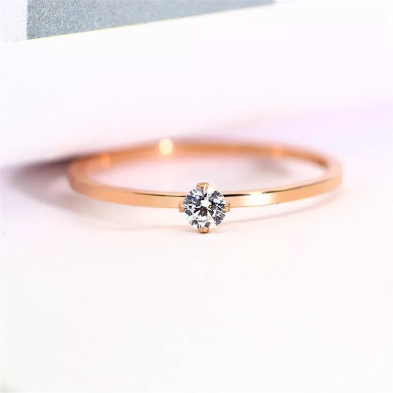 ANILLO MINIMALISTA CRISTAL ACERO DE TITANIO