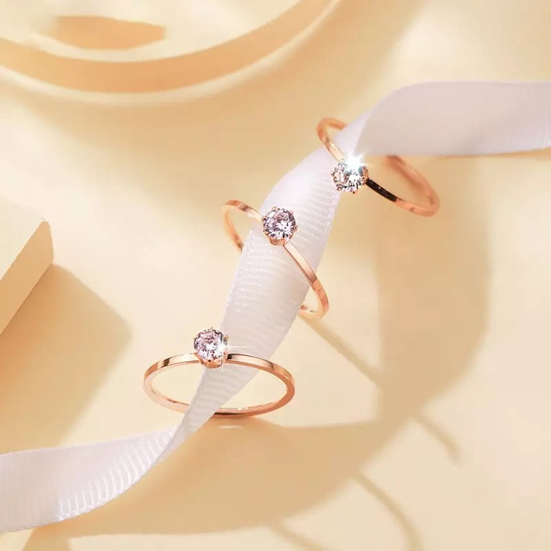 ANILLO MINIMALISTA CRISTAL ACERO DE TITANIO