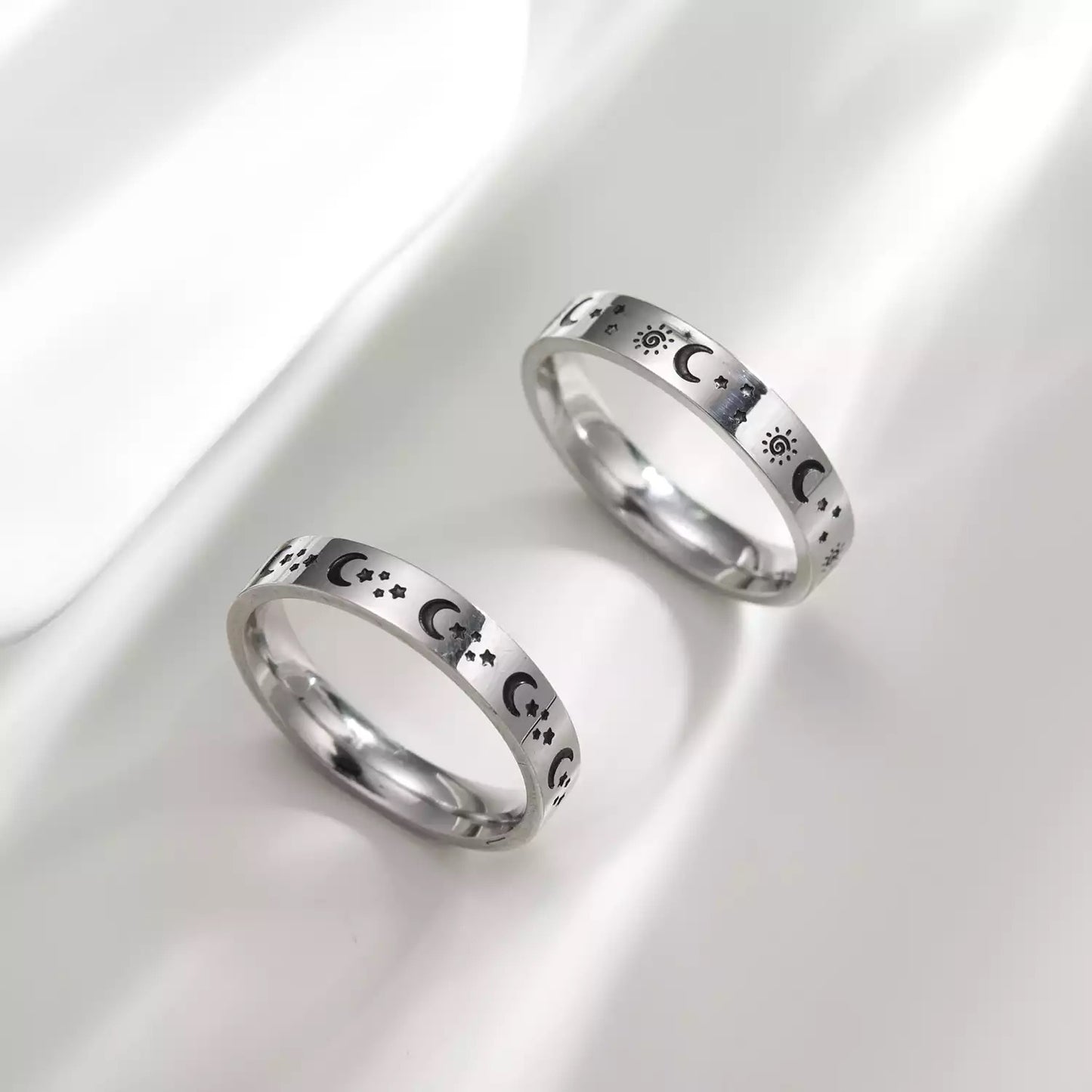 ANILLOS DE PROMESA DISEÑO LUNAR MINIMALISTAS