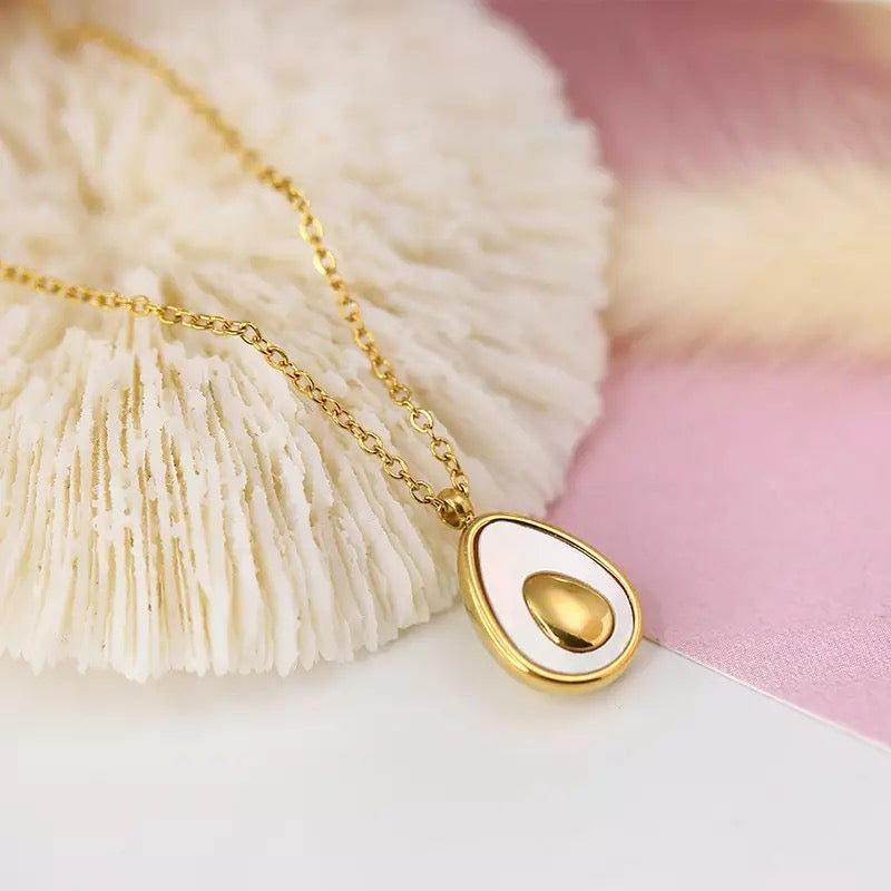 COLLAR FEMENINO AGUACATE MINIMALISTA