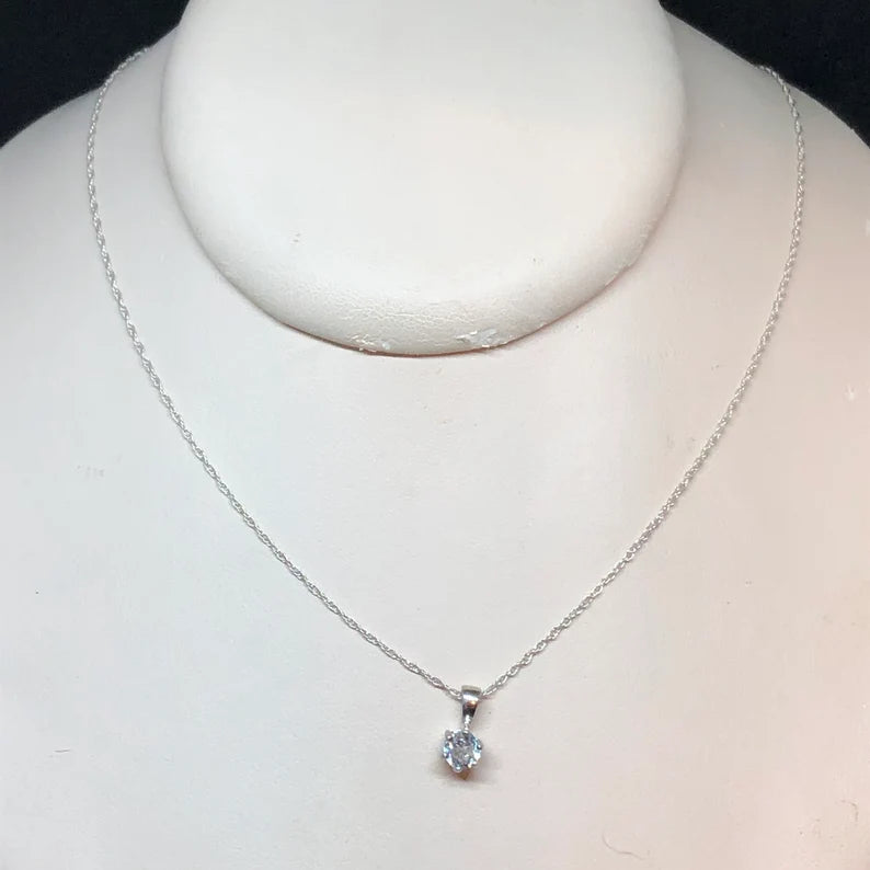 COLLAR MINIMALISTA DIJE DE CRISTAL CIRCONITA