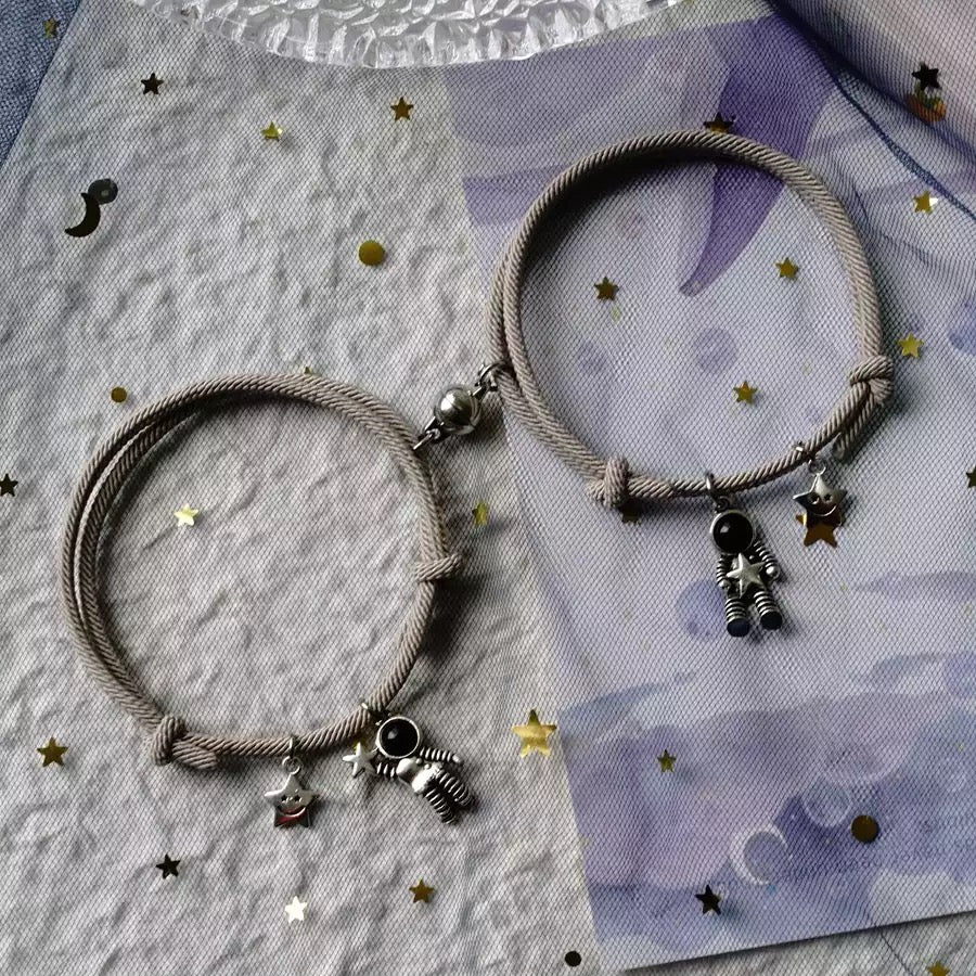 BRAZALETES MAGNÉTICOS ASTRONAUTA & ESTRELLAS