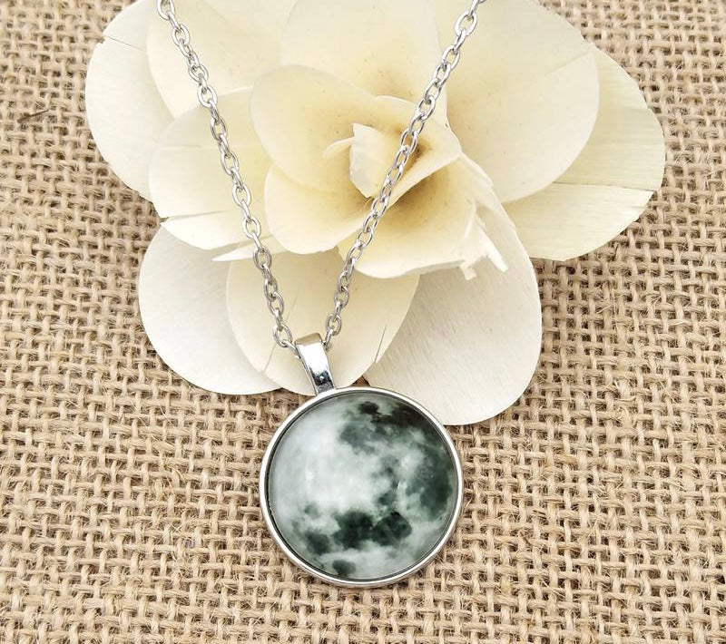 COLLAR LUNAR BRILLA EN LA OSCURIDAD GRANDES