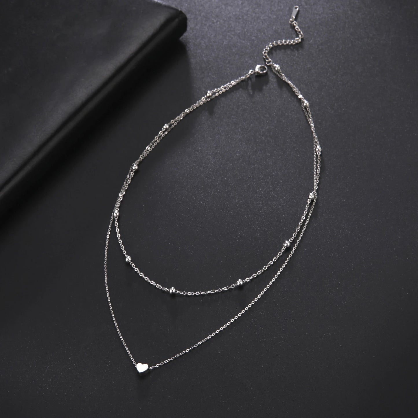 COLLAR CORAZÓN DOBLE CAPA MINIMALISTA