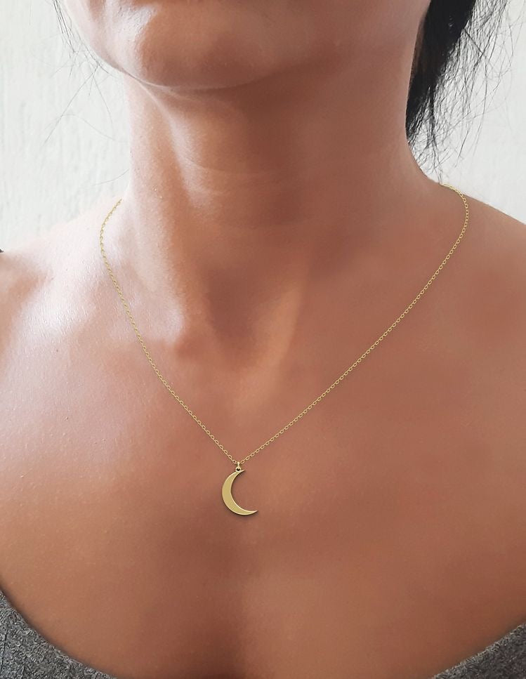 COLLAR MINIMALISTA DISEÑO LUNAR