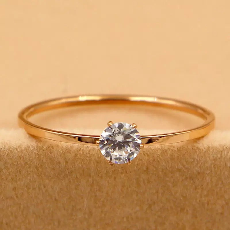 ANILLO MINIMALISTA CRISTAL ACERO DE TITANIO