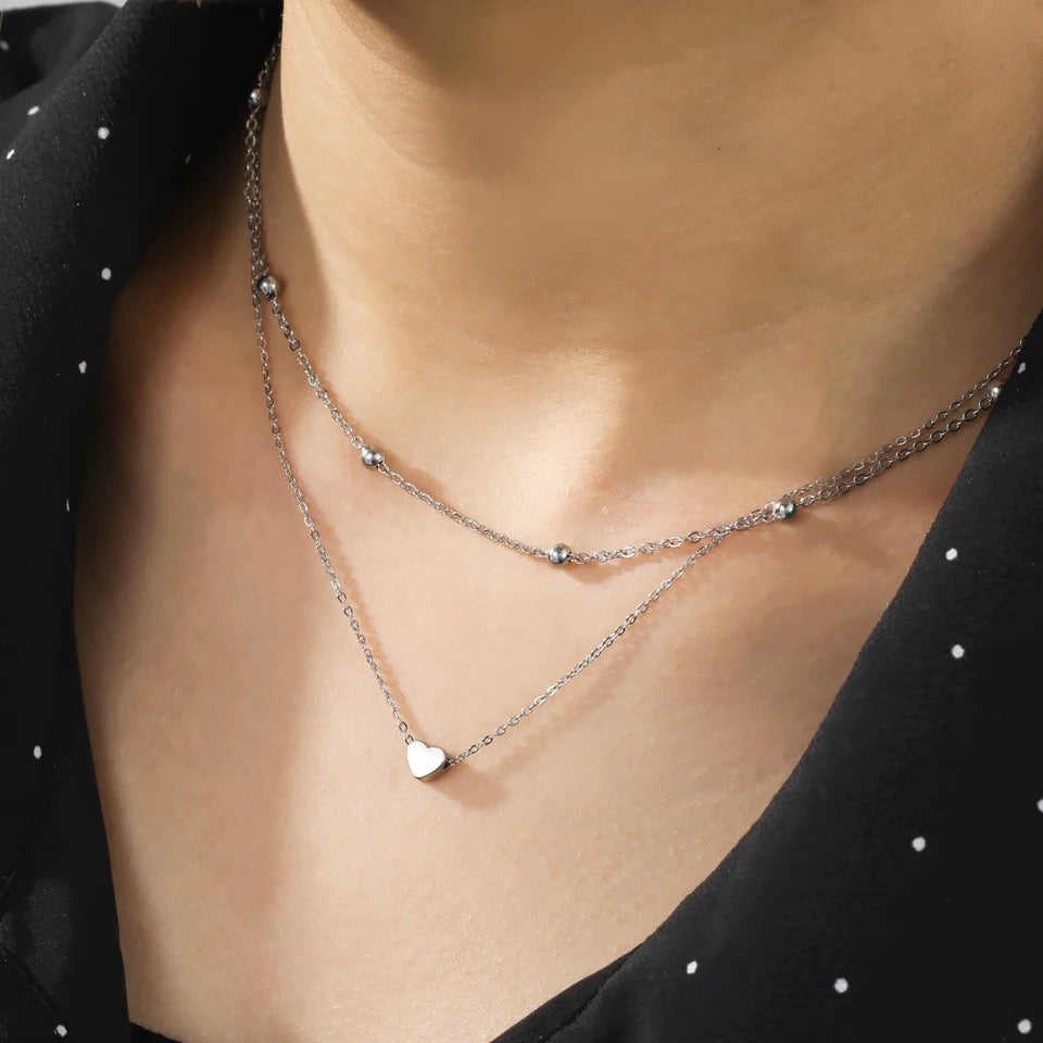COLLAR CORAZÓN DOBLE CAPA MINIMALISTA