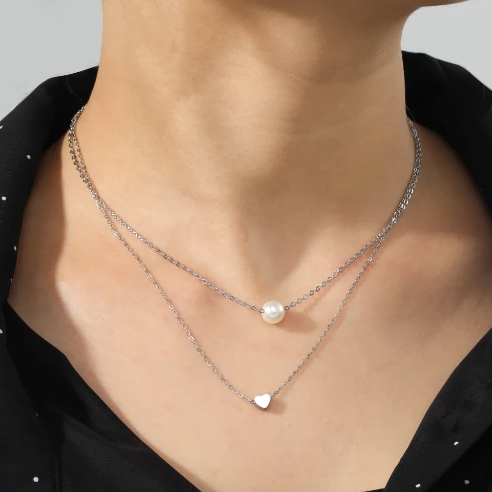 COLLAR CORAZÓN DOBLE CAPA MINIMALISTA