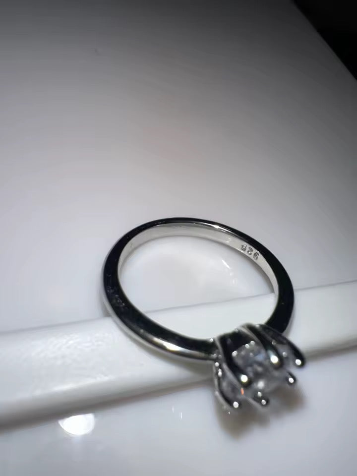 ANILLO CRISTAL CON INCRUBACIONES CHAPADO EN PLATA S925