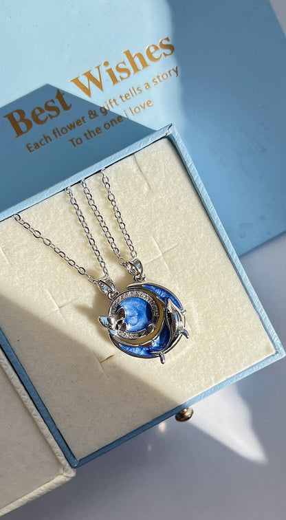 COLLARES  PROMESA  BALLENA Y MARIPOSA  CELESTIAL EFECTO ÓLEO