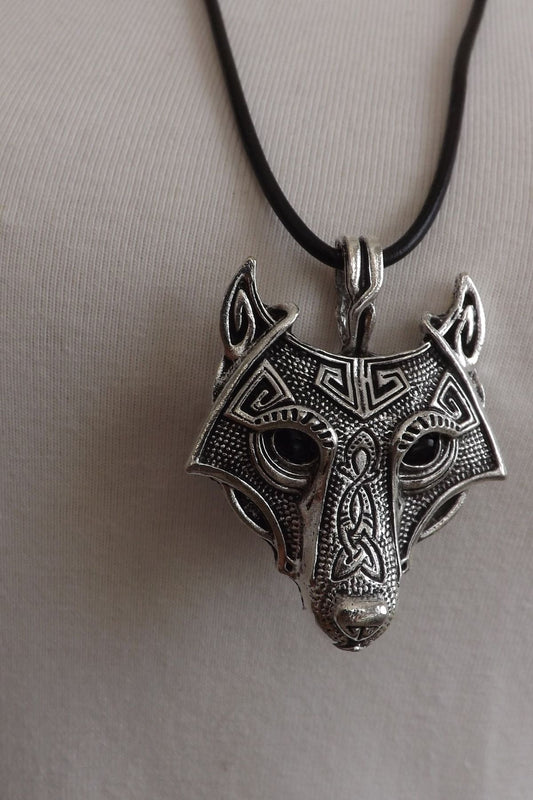 COLLAR LOBO OJOS NEGROS VINTAGE