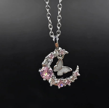 COLLAR ELEGANTE  LUNA ZIRCONIA Y MARIPOSA  CRISTALES INCRUSTADOS MINIMALISTA