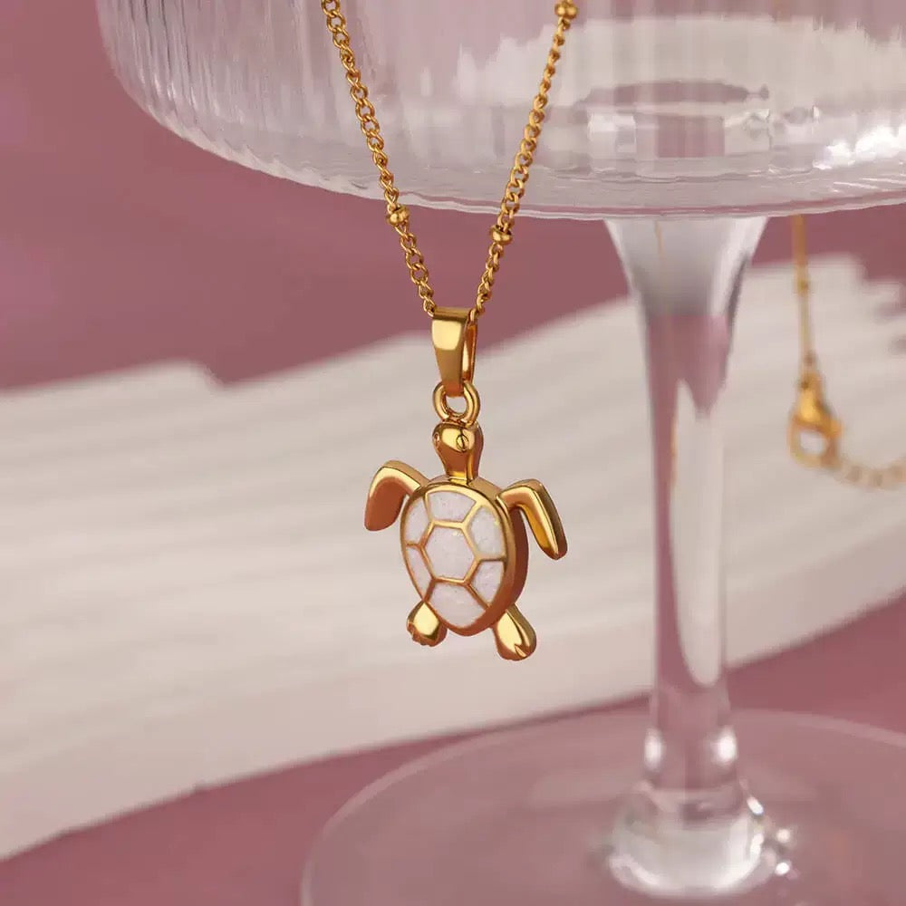 COLLAR TORTUGA  CON CRISTALES ELEGANTE