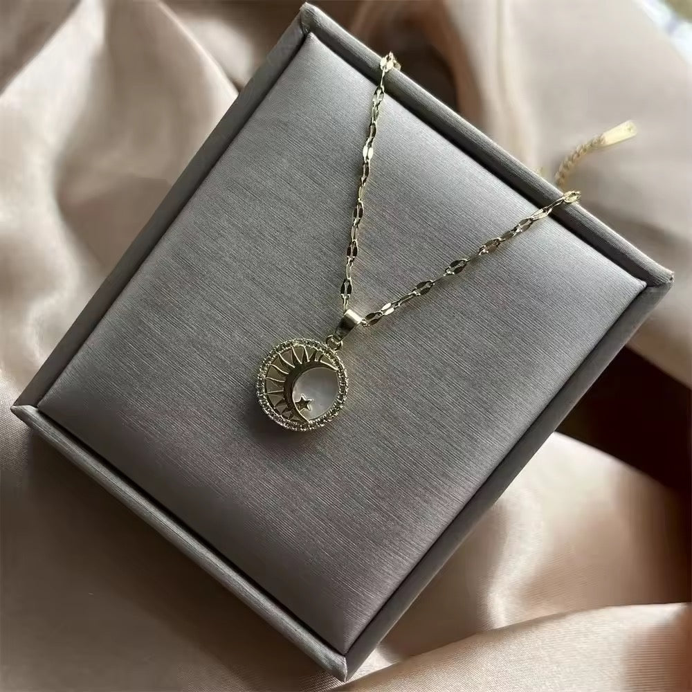 COLLAR CADENA LUNA Y ESTRELLA   ELEGANTE CRISTALES DE CIRCONIA
