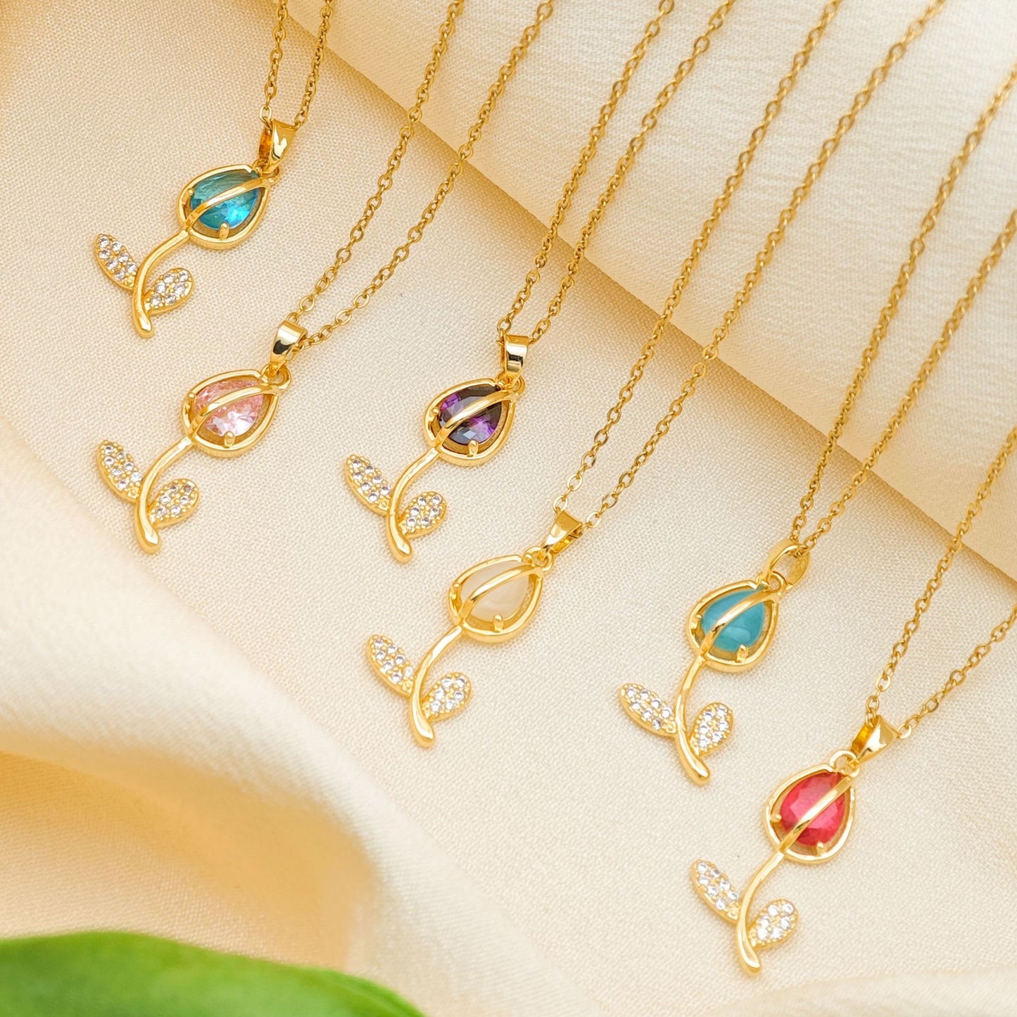 COLLAR TULIPÁN ELEGANTE CRISTAL DE CIRCONIA