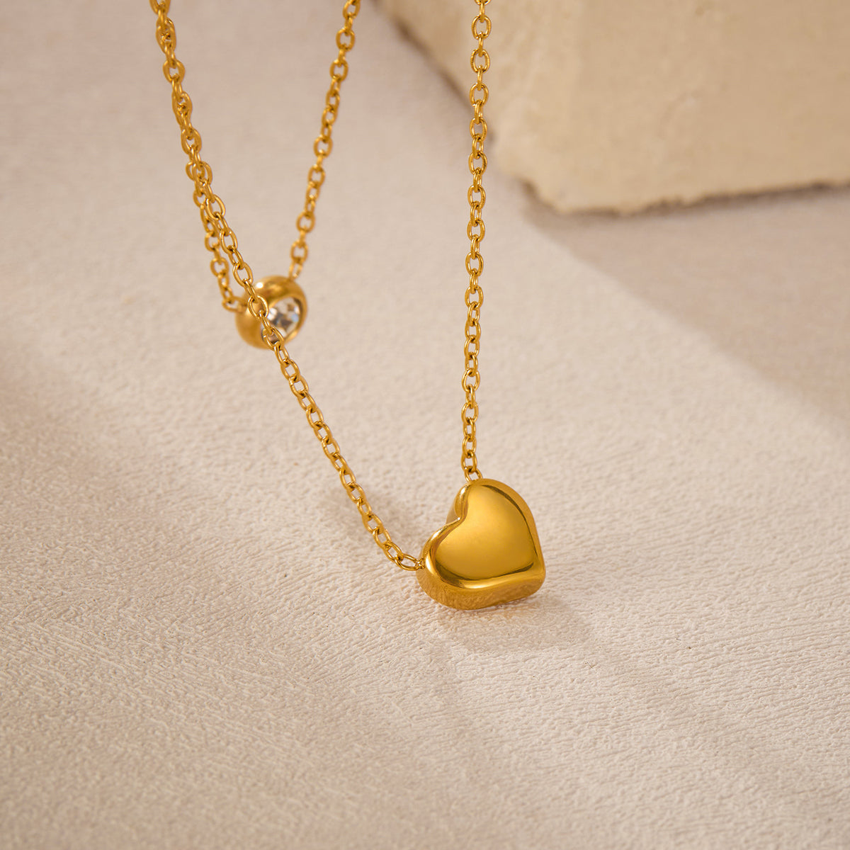 COLLAR DOBLE CAPA CORAZON SOLIDO & CRISTAL MINIMALISTA