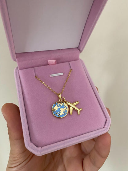 COLLAR LOVE TRAVEL GLOBO TERRÁQUEO DIJE DE AVIÓN ELEGANTE