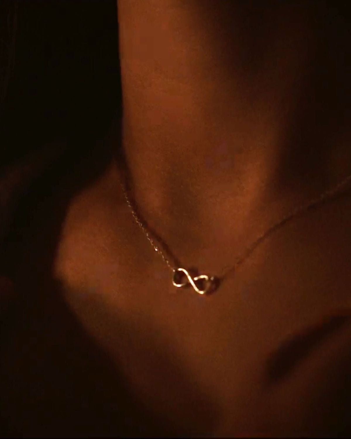 COLLAR MINIMALISTA  INFINITO