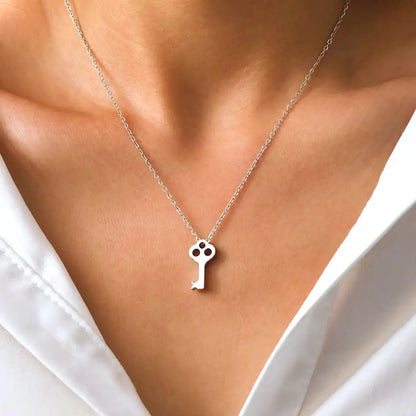 COLLAR  LLAVE SÓLIDA  MINIMALISTA