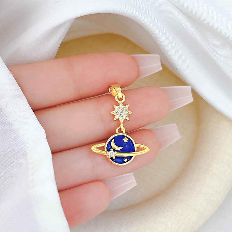 COLLAR SATURNO LUNA Y ESTRELLA MINIMALISTA ELEGANTE CRISTAL DE CIRCONIA