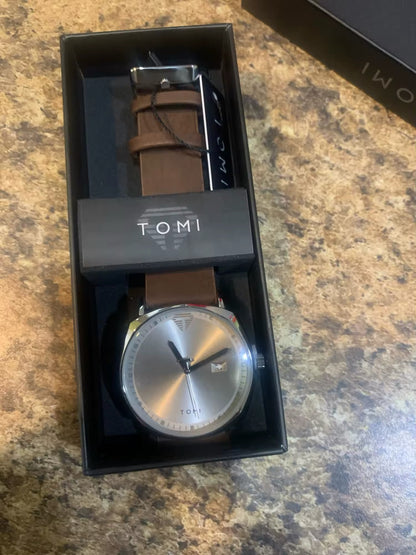 RELOJ TOMI EN LEATHER