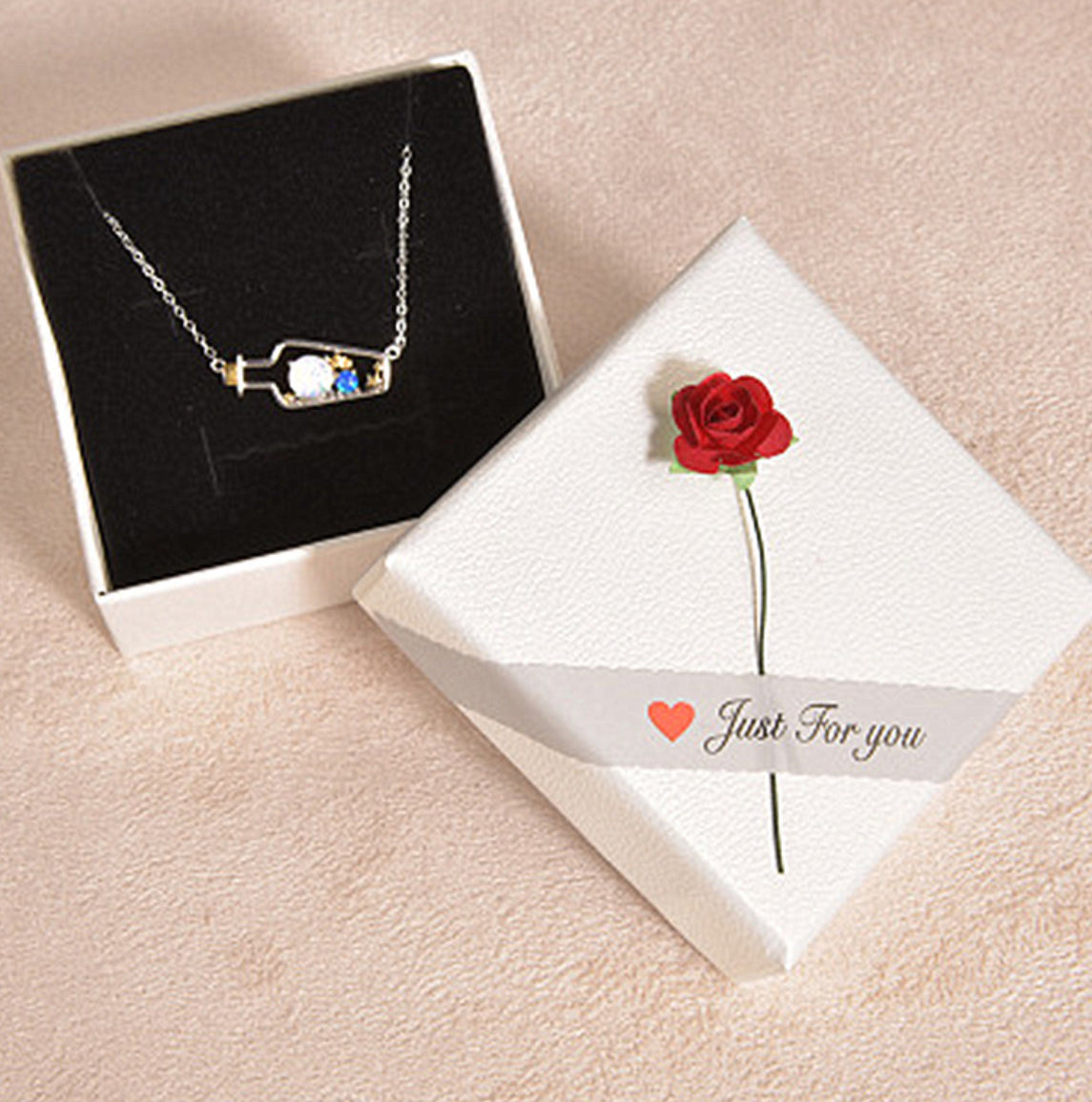 CAJAS DE REGALO CON ROSAS