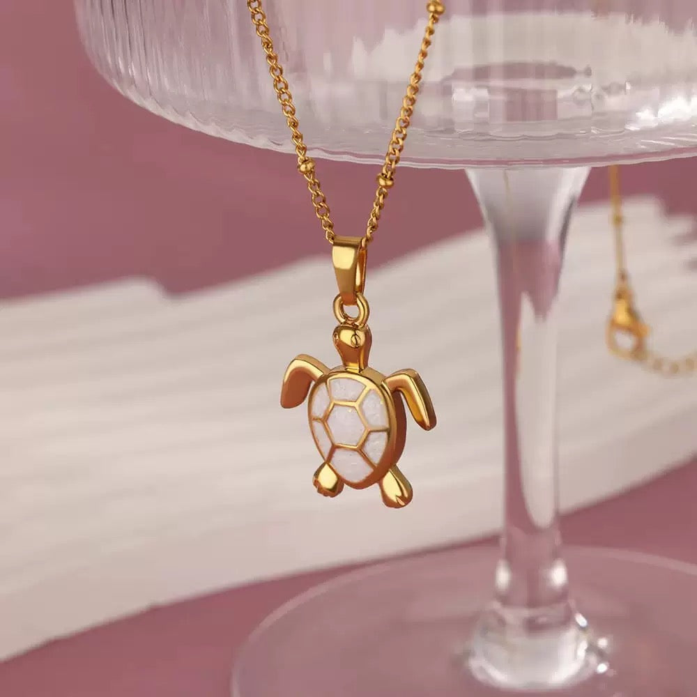 COLLAR TORTUGA  CON CRISTALES ELEGANTE