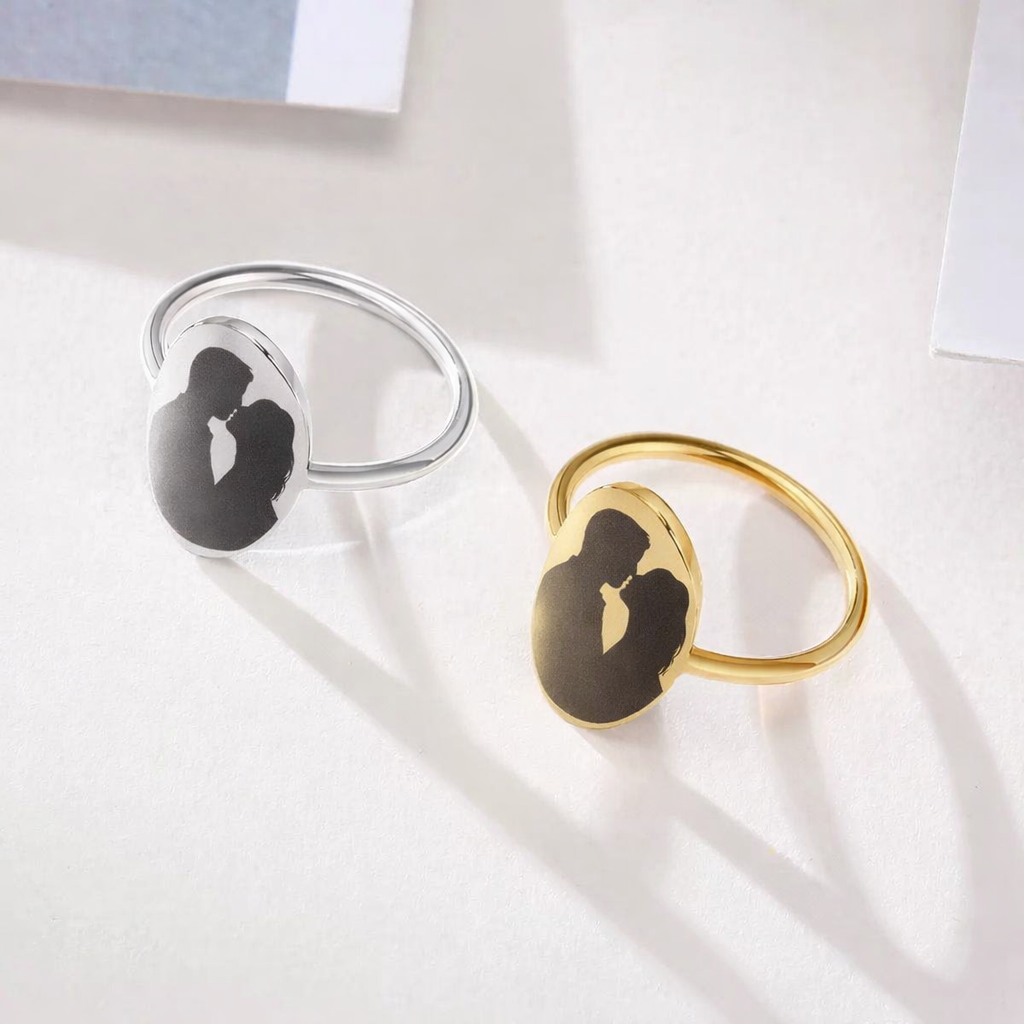 ANILLO PLACA OVALADA MINIMALISTA PERSONALIZADO