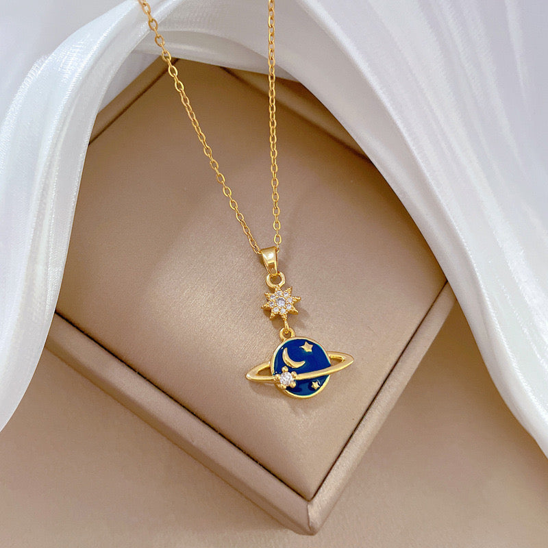 COLLAR SATURNO LUNA Y ESTRELLA MINIMALISTA ELEGANTE CRISTAL DE CIRCONIA